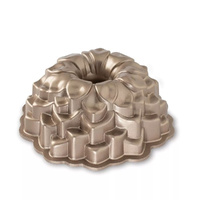 Nordic Ware Toffee Blossom Bundt Pan 26.5 x 19.5 x 9.5cm	