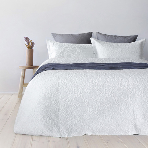 New Bambury Botanica Embossed White Coverlet Set - Queen / King 
